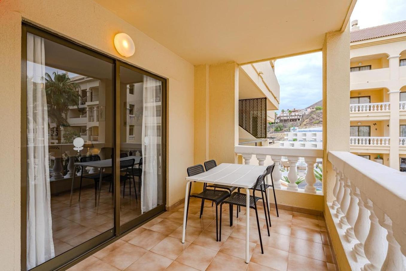 2 Bed Apart With Pool View Castle Harbour C202 Lägenhet Los Cristianos  Exteriör bild